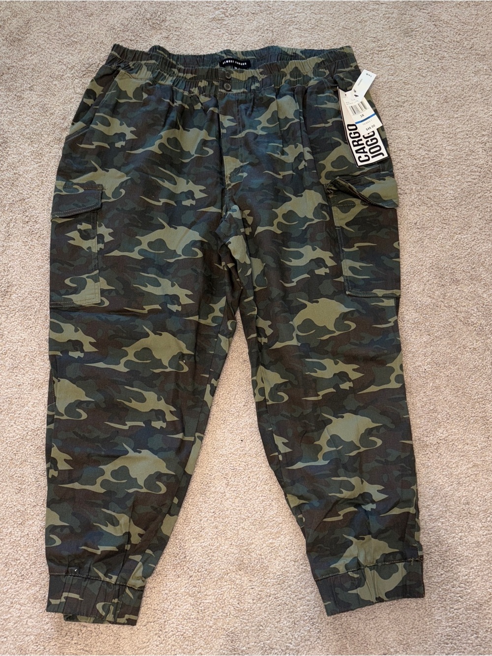 NWT Women’s Almost Famous Camo Cargo Jogger Pants